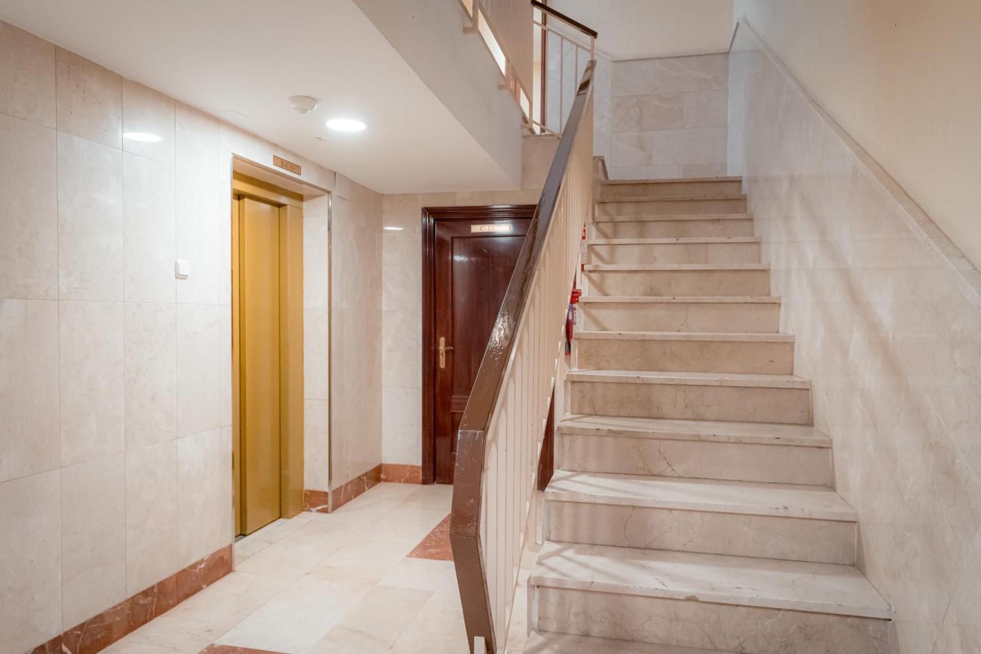 Ibericabeds Figares Apartment Granada Bagian luar foto